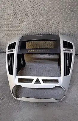 KIA Ceed Radio/GPS head unit trim 