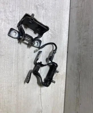 BMW 1 F20 F21 Tailgate/trunk/boot hinge 7239875