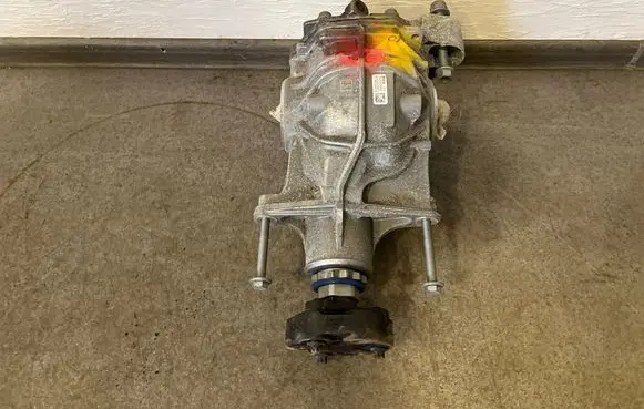 BMW 4 G22 G23 G24 G26 Rear differential 9425858