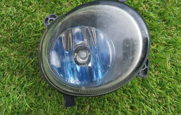 Volkswagen PASSAT CC Front fog light 8T0941295 89205612