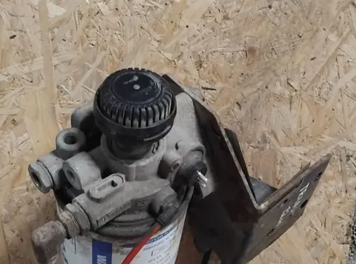 Ford Transit Pneumatic compressor air filter 