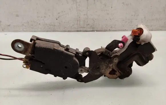 Subaru Forester SF Rear door lock