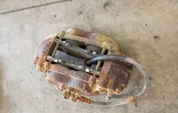 Toyota Land Cruiser (J200) Front brake caliper 4775060280