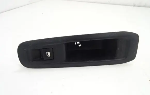 Peugeot 308 Quarter vent window switch 1336258X