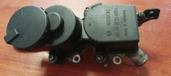 Mercedes-Benz A W169 Oil breather separator 6400101062