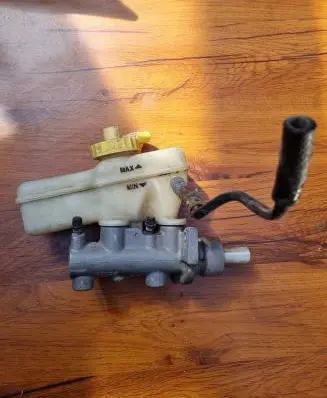 Volkswagen Golf IV Master brake cylinder 311967