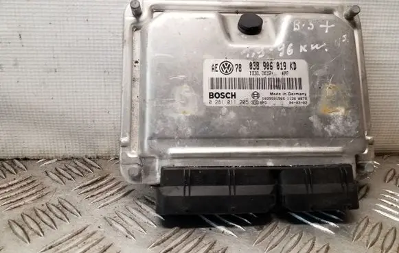 Volkswagen PASSAT B5.5 Engine control unit/module 038906019KD 0281011205