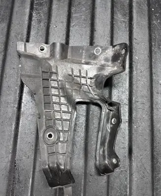 Other engine bay part
