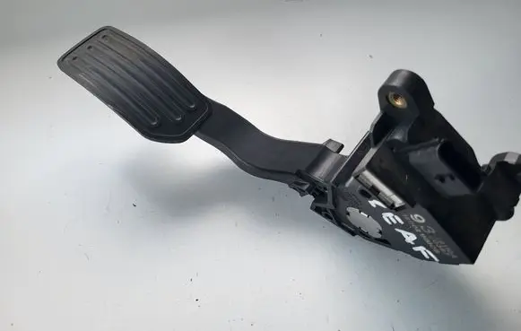 KIA Sportage Accelerator throttle pedal