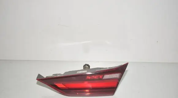 Tailgate rear/tail lights