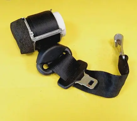 Rear seatbelt