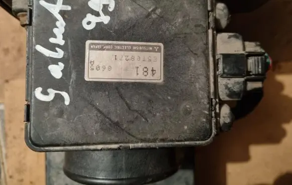 Mitsubishi Galant Mass air flow meter E5T08271 191000