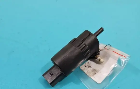 Opel Zafira C Windscreen/windshield washer pump 13349273 IMPRK1376511