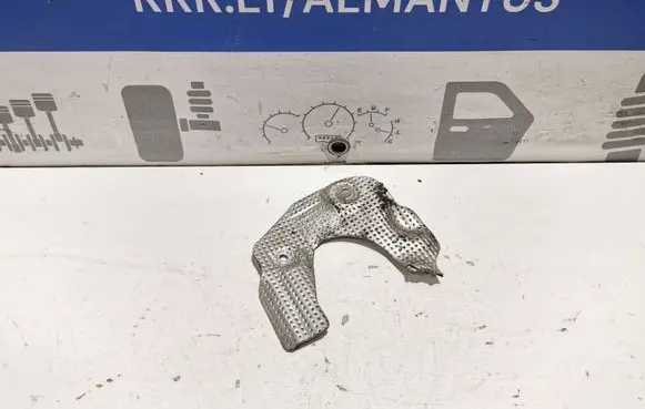 Volvo V60 Heat shield in engine bay 30777257