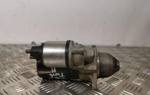 Opel Zafira C Starter motor 0001107522