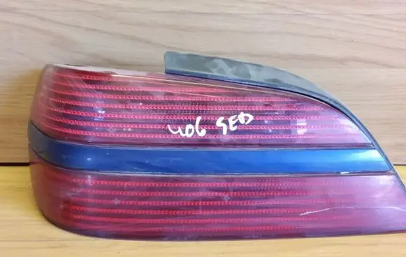 Peugeot 406 Rear/tail lights 9630365077