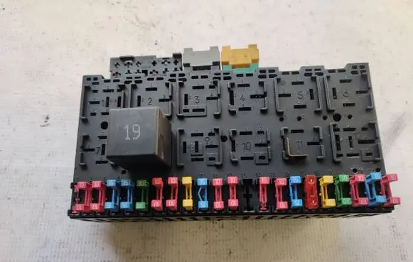 Volkswagen Transporter - Caravelle T4 Fuse box set 357937039