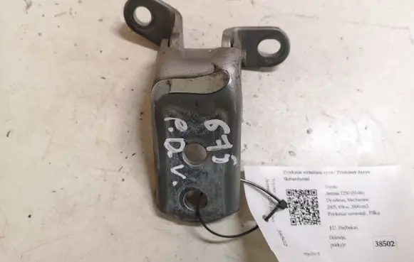 Toyota Avensis T250 Front door upper hinge