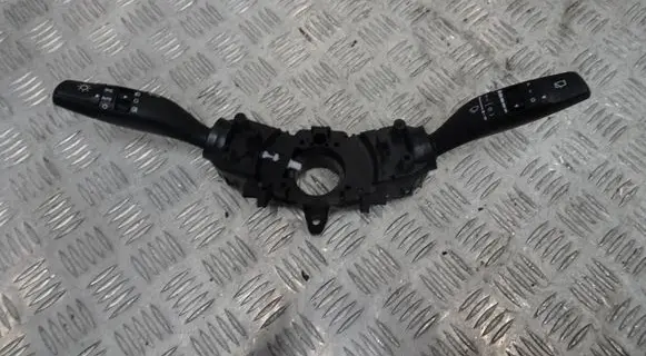 KIA Stonic Wiper turn signal indicator stalk/switch 93403-D4952