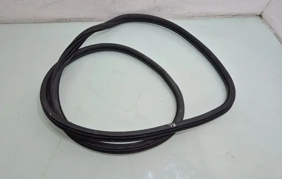 Peugeot 2008 I Rear door rubber seal (on body) 9678350280