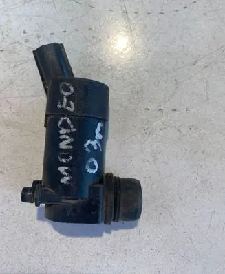 Ford Mondeo Mk III Windscreen/windshield washer pump 671210