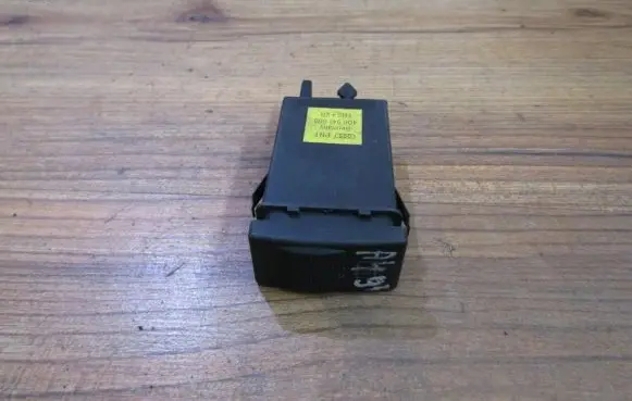 Audi A4 S4 B5 8D Windscreen/window heater switch 4D0941503