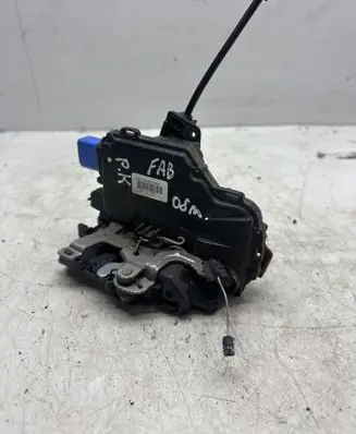 Skoda Fabia Mk1 (6Y) Front door lock 3B1837015AR 66309