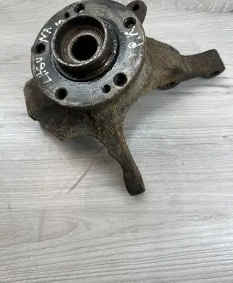 Front wheel hub