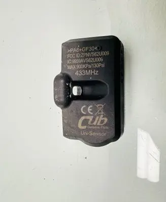Renault Talisman Tire pressure sensor 9959AVS62U009 433MHZ ZPNVS62U009