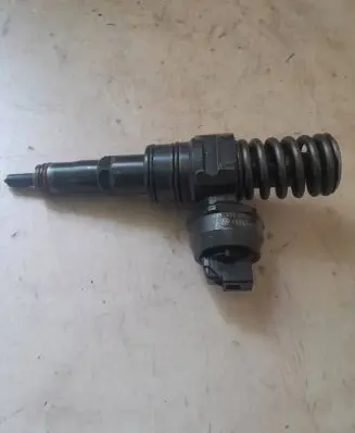 Volkswagen Sharan Fuel injector 038130073AK