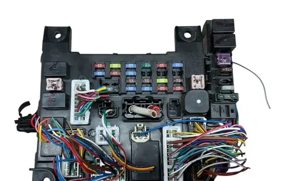 Mitsubishi Outlander Fuse module 8637A644 51945JS00 7841005898