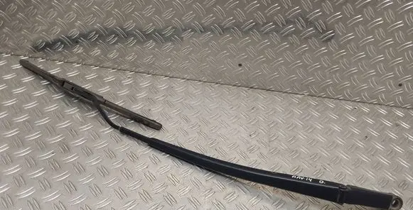 Toyota RAV 4 (XA40) Windshield/front glass wiper blade 
