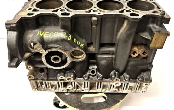 Iveco Daily 6th gen Engine block 5802139395 5801983682