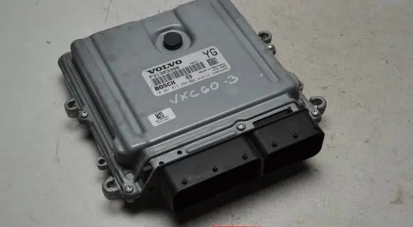 Volvo XC60 Engine control unit/module P31303388 0281015286