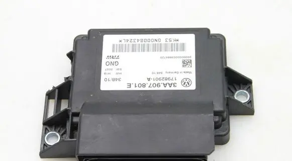 Volkswagen PASSAT B7 Hand brake control module 3AA907801E