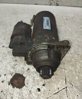 Volkswagen Golf IV Starter motor 0001125042 20110608 E588171R