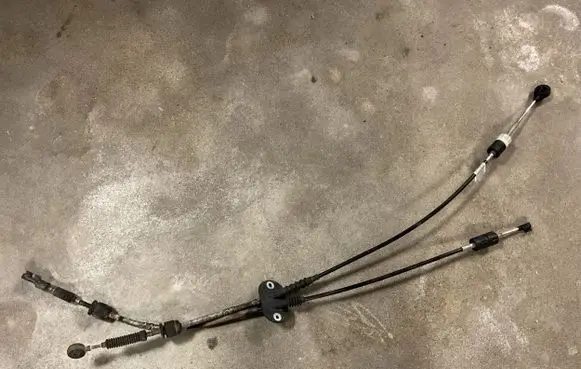 Ford Focus Gear shift cable linkage 4M5R7E395HD 6071120 EB29ADURA