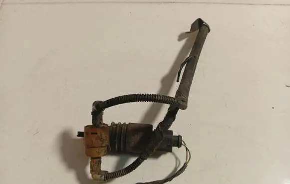 Skoda Fabia Mk2 (5J) Windscreen/windshield washer pump 1K6955651