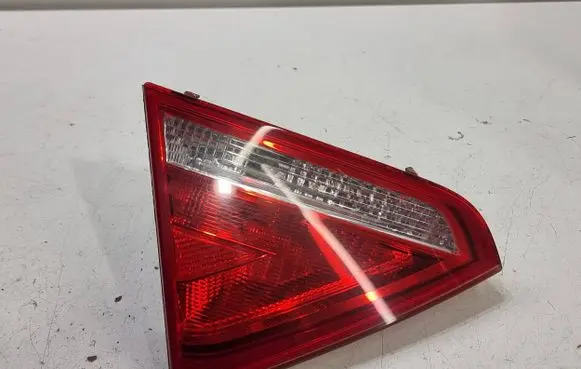 Audi A5 8T 8F Tailgate rear/tail lights 8T0945093