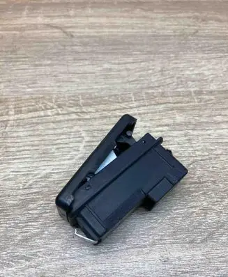 BMW 5 E39 Tailgate/trunk/boot open switch 8375580