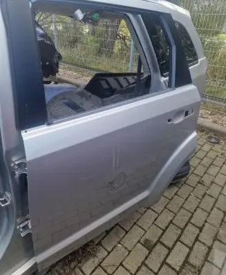 Dodge Journey Rear door