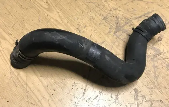 Opel Zafira C Engine coolant pipe/hose 13400899 565453722