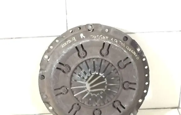 Volkswagen PASSAT B5.5 Pressure plate 