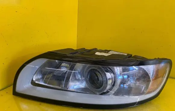 Volvo S40 Headlight/headlamp 31299583