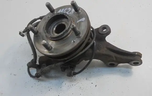 Hyundai i30 Front wheel hub spindle knuckle 