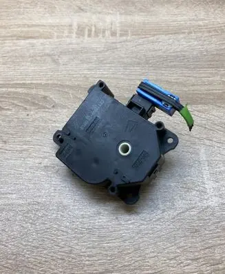 Toyota Auris 150 Air flap motor/actuator 1138002810