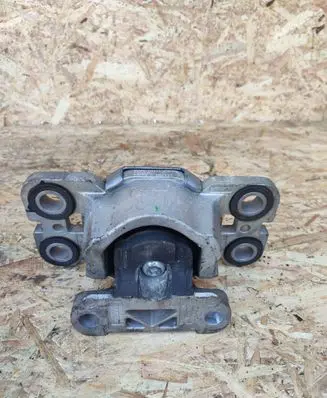 Volvo XC60 Engine mount bracket 8G9N7M121CA
