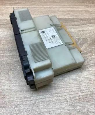 Volkswagen PASSAT B5 Climate control unit 1J1907044 5HB007617