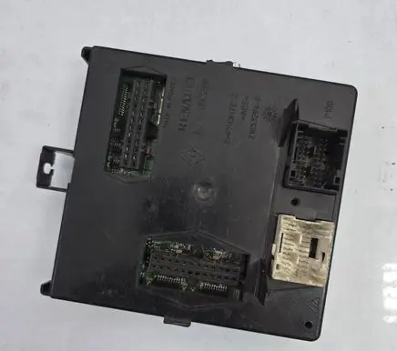 Renault Espace - Grand espace IV Fuse module 8200220690 0640069 009799