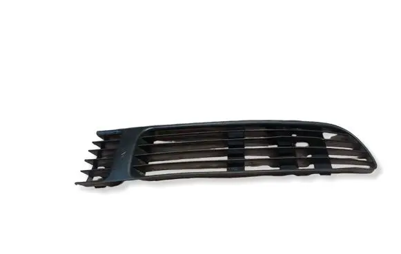 Volkswagen PASSAT B5.5 Front bumper lower grill 3B0853678B